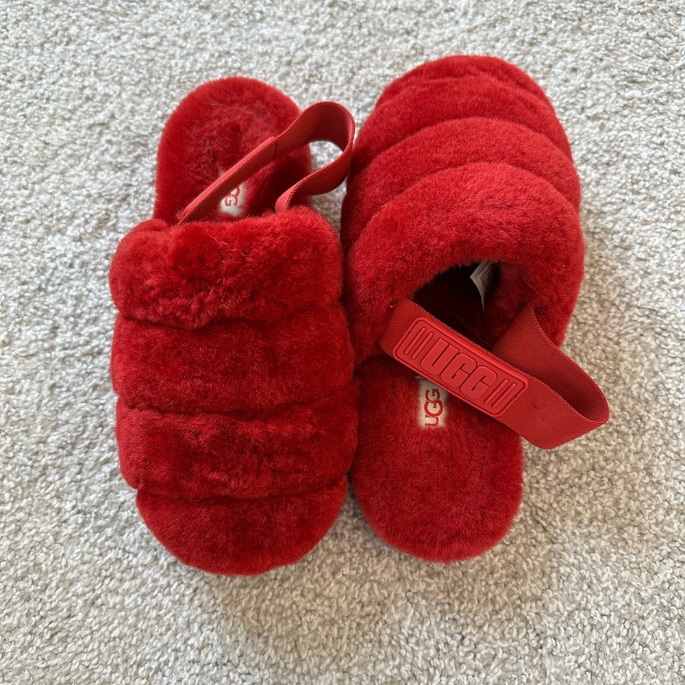 NWOT UGG Supper Fluff Slippers